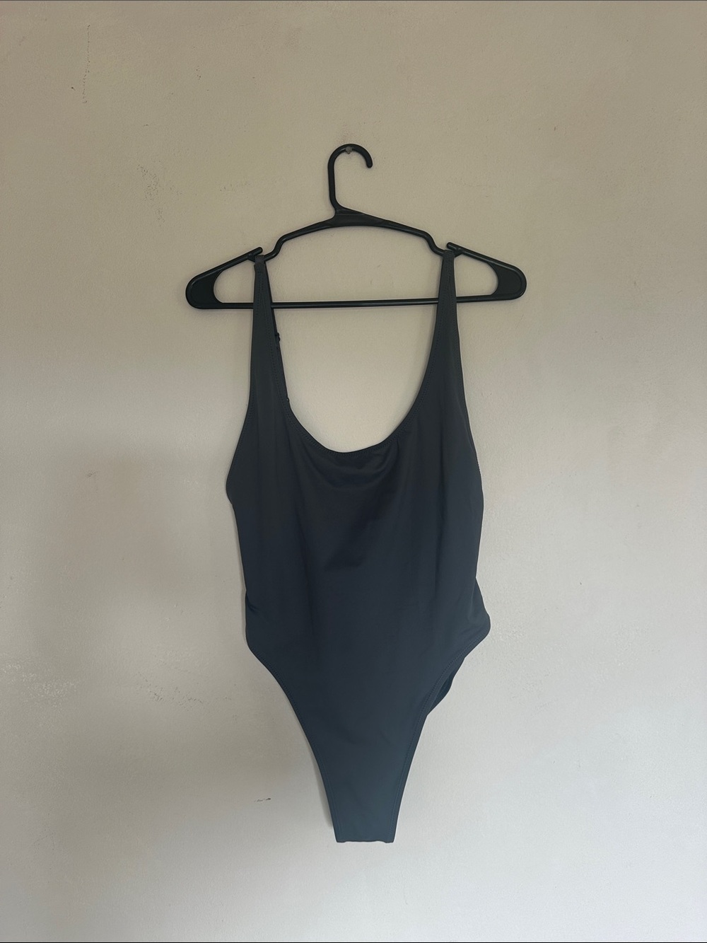 SKIMS NEW gunmetal scoop neck One-Piece Swimsuit SIZE LARGE NWT